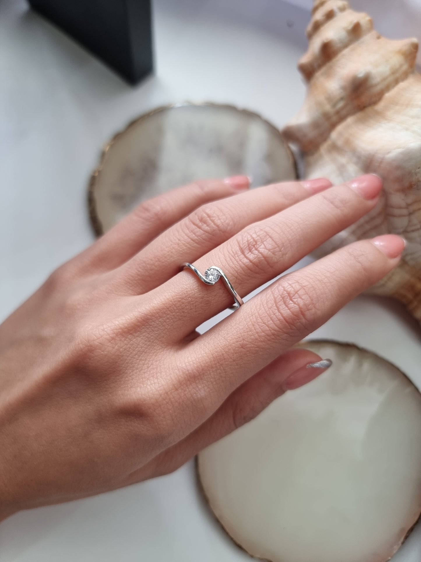 Twist Diamond Solitaire