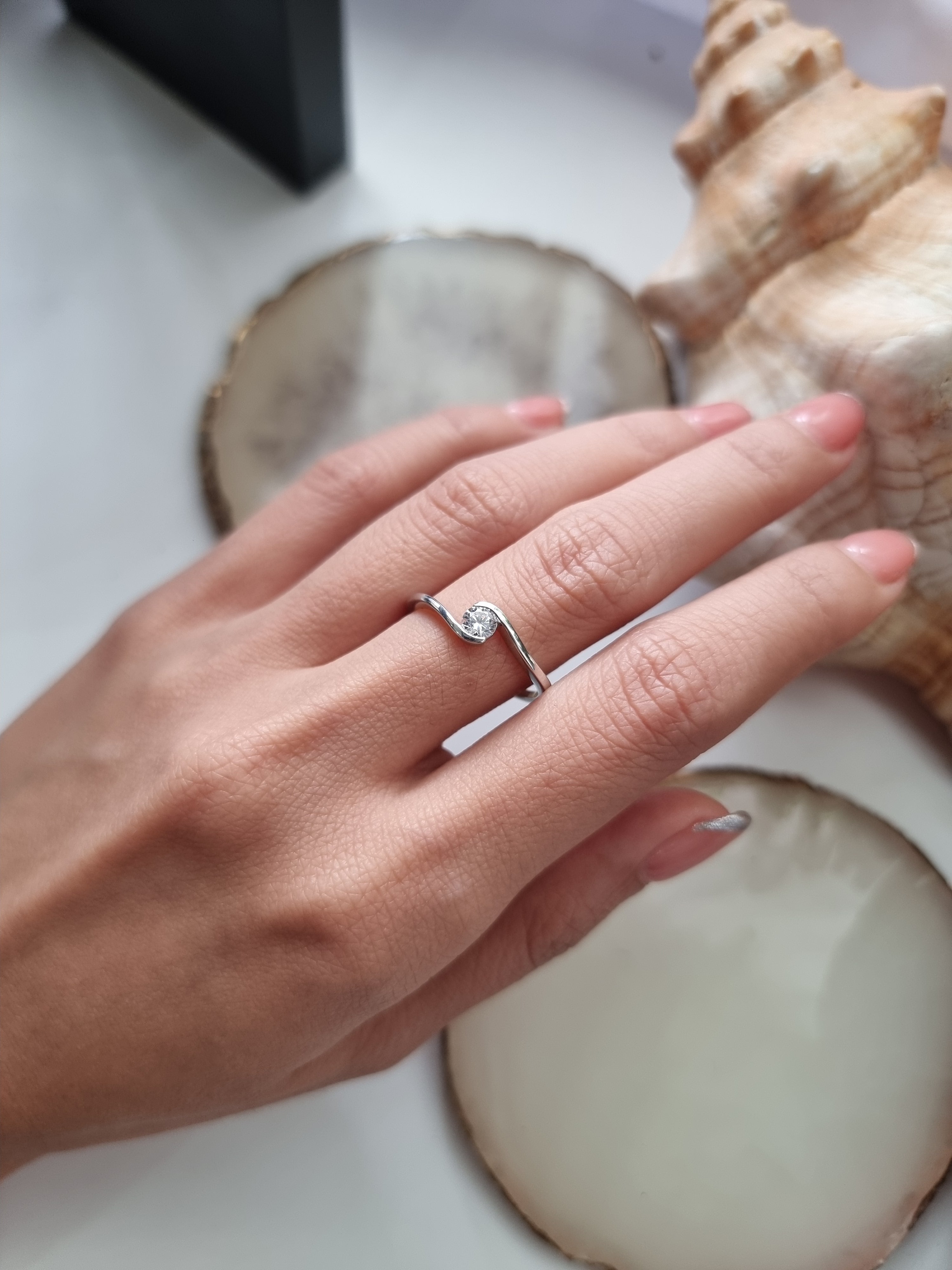 Twist Diamond Solitaire
